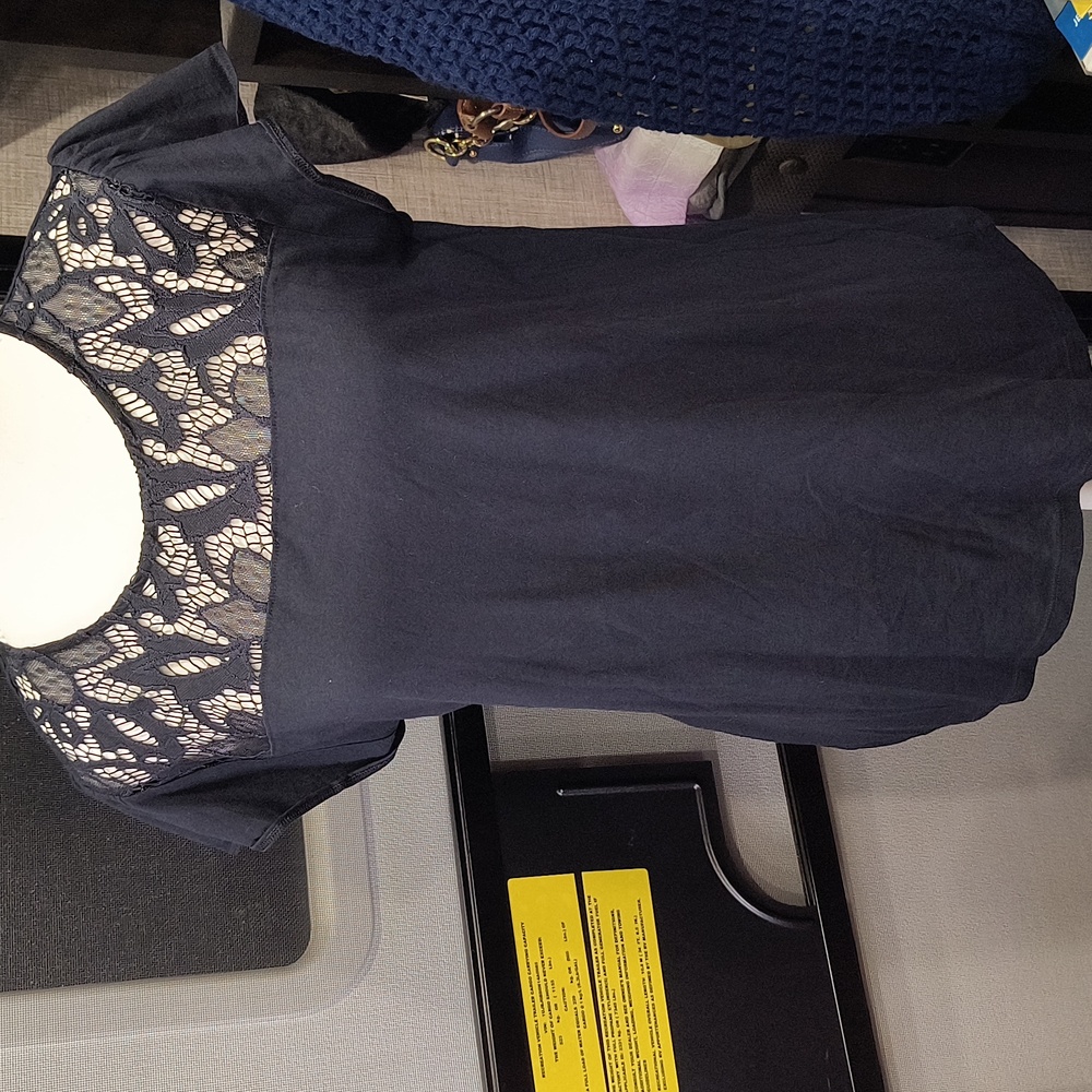 Banana Republic Medium Navy, Flutter Sleeve, Lace Yoke, Keyhole Back EUC